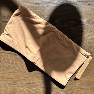 NWT SKIMS FITS EVERYBODY BANDEAU BRA size Small